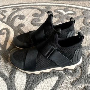 KINETIC HIGH-TOP SNEAKER Sorel black 7 EUC!